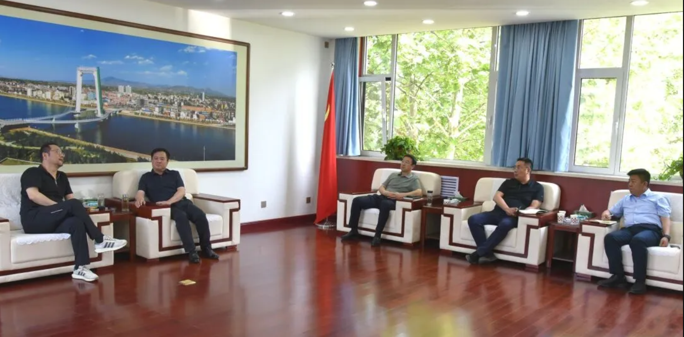 会见中铁十九局